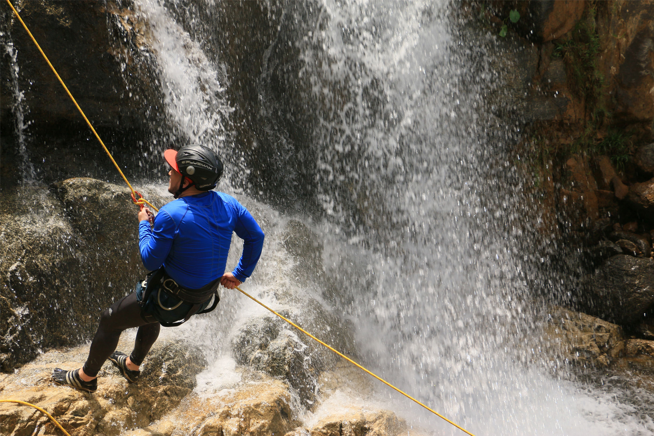 waterfall-rappel freakncreekn